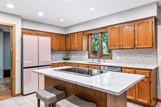 11620 40th Avenue N, Plymouth, MN 55441