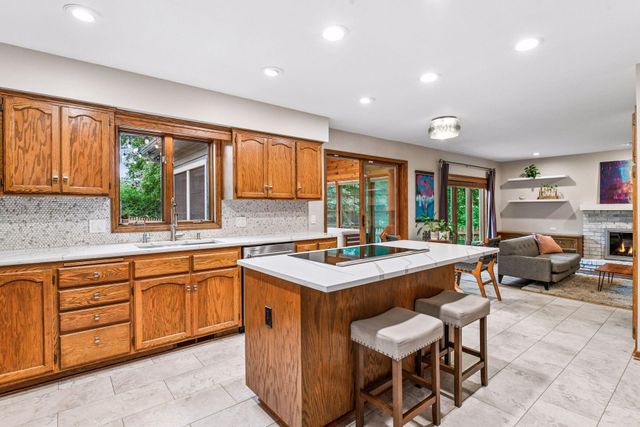 11620 40th Avenue N, Plymouth, MN 55441