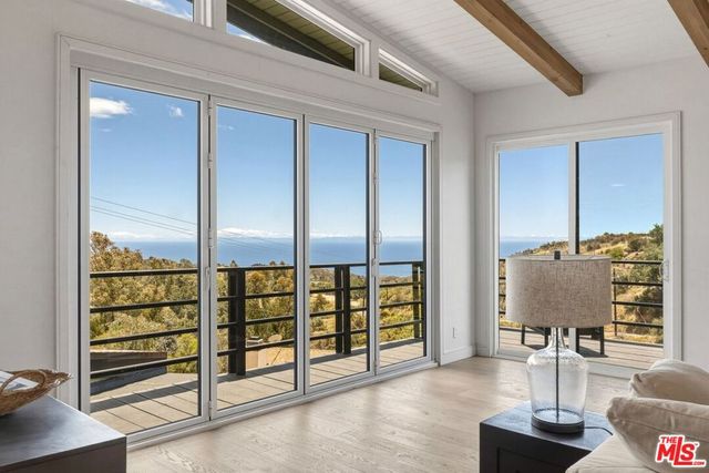21625 Saddle Peak Road, Topanga, CA 90290