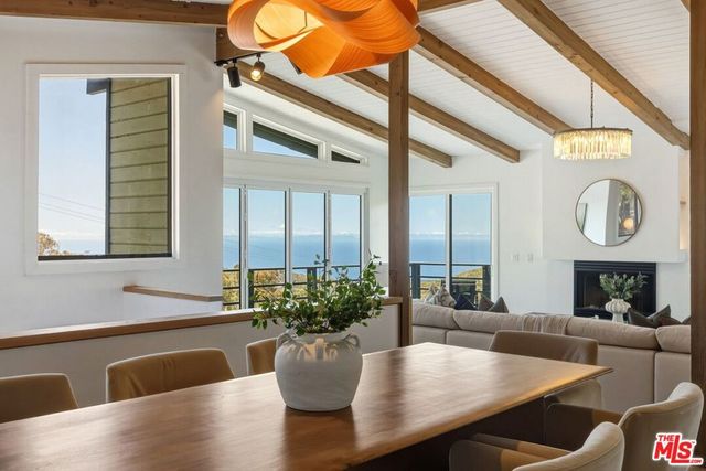 21625 Saddle Peak Road, Topanga, CA 90290