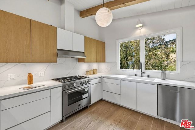 21625 Saddle Peak Road, Topanga, CA 90290