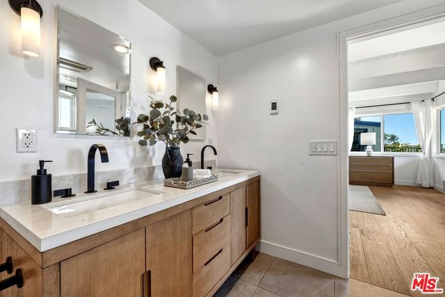 21625 Saddle Peak Road, Topanga, CA 90290