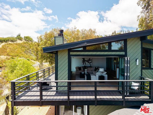 21625 Saddle Peak Road, Topanga, CA 90290