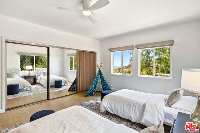 21625 Saddle Peak Road, Topanga, CA 90290