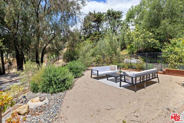 21625 Saddle Peak Road, Topanga, CA 90290