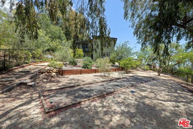 21625 Saddle Peak Road, Topanga, CA 90290