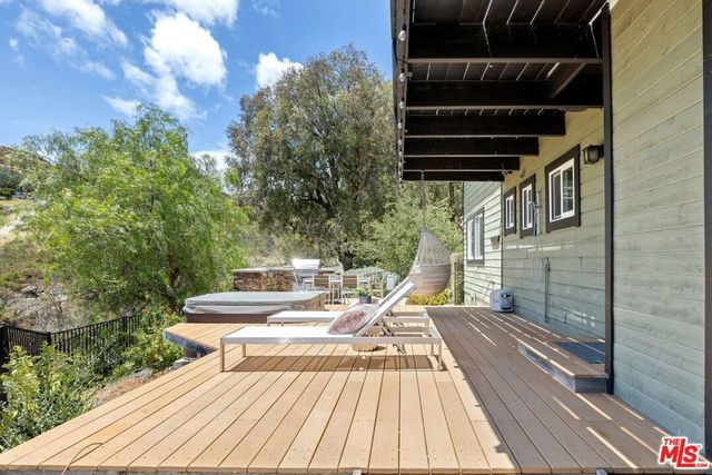 21625 Saddle Peak Road, Topanga, CA 90290