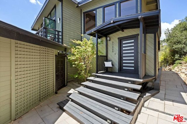 21625 Saddle Peak Road, Topanga, CA 90290