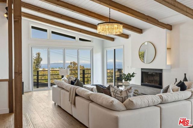 21625 Saddle Peak Road, Topanga, CA 90290