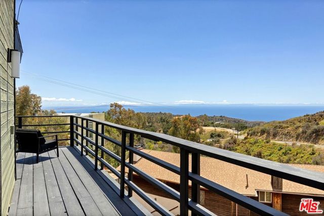 21625 Saddle Peak Road, Topanga, CA 90290