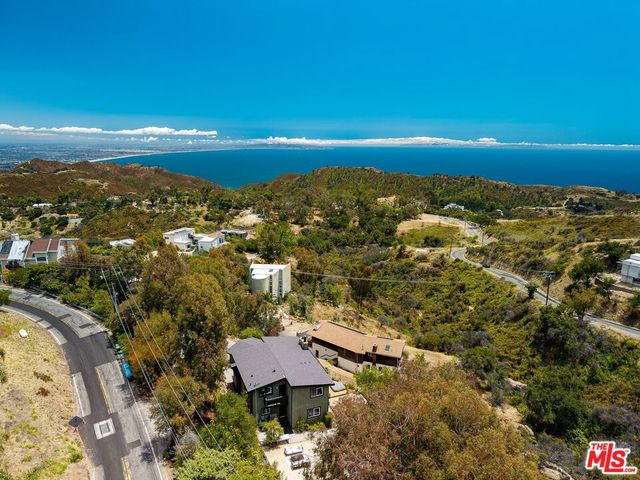 21625 Saddle Peak Road, Topanga, CA 90290