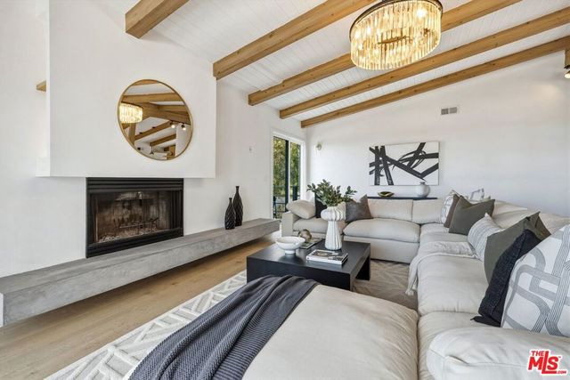 21625 Saddle Peak Road, Topanga, CA 90290