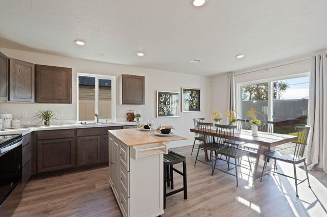 13510 W Crosswinds Ave, Airway Heights, WA 99001