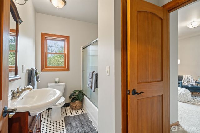 6944 SE Nelson Road, Olalla, WA 98359