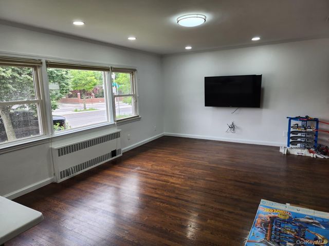 213-05 Union Turnpike, Bayside, NY 11364