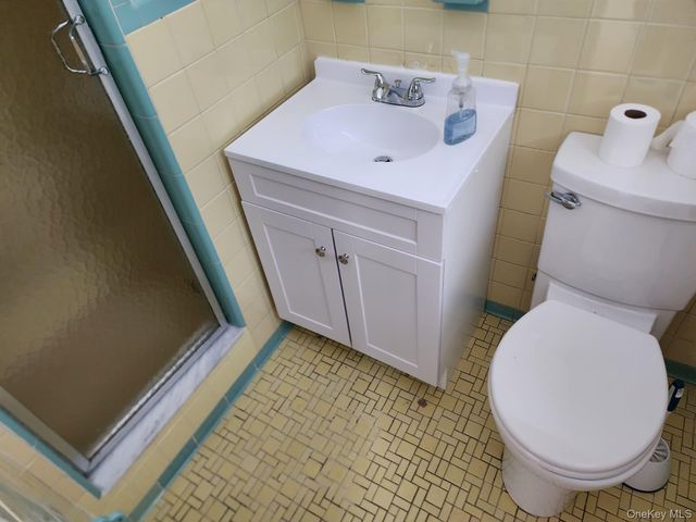 213-05 Union Turnpike, Bayside, NY 11364