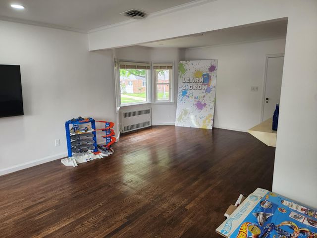 213-05 Union Turnpike, Bayside, NY 11364