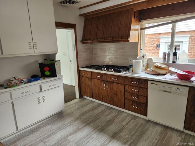 213-05 Union Turnpike, Bayside, NY 11364