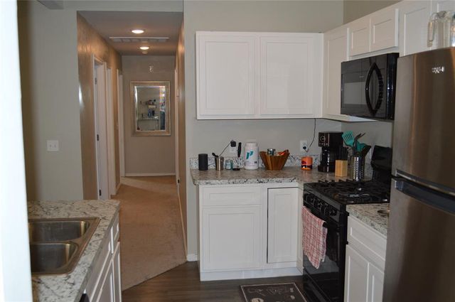 822 Highgarden Circle, Noble, OK 73068