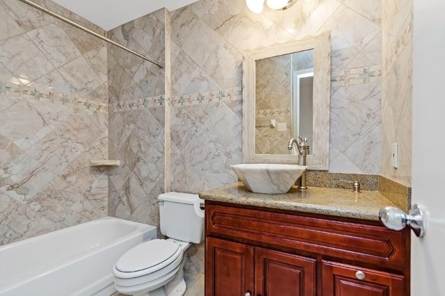 204 Marshall Street 4, Houston, TX 77006