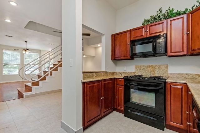 204 Marshall Street 4, Houston, TX 77006