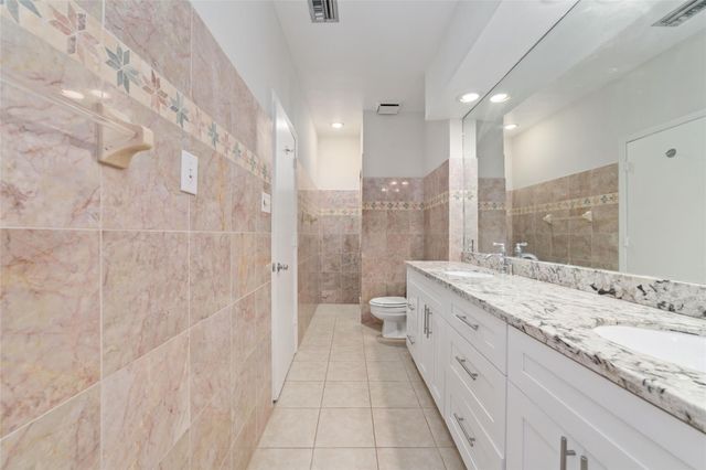 204 Marshall Street 4, Houston, TX 77006