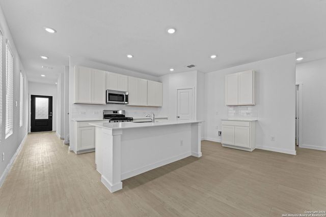 6607 Titan Park, Converse, TX 78109