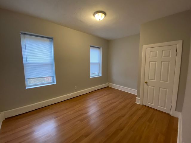 96-98 Woodledge Street 3L, Boston, MA 02125