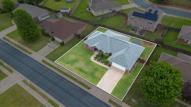 805 Irelan Street, Lowell, AR 72745