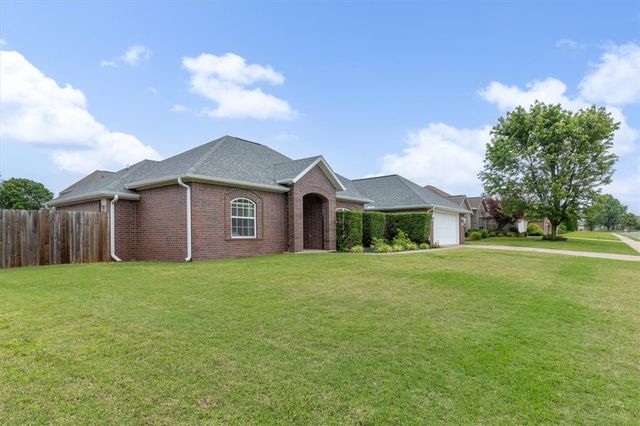805 Irelan Street, Lowell, AR 72745