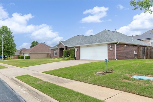 805 Irelan Street, Lowell, AR 72745