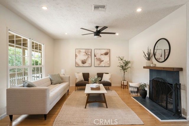 3089 Floral, Riverside, CA 92507