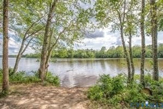 15706 Cedarville Dr, Chesterfield, VA 23112
