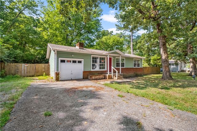 1627 W Hefley Street, Fayetteville, AR 72703