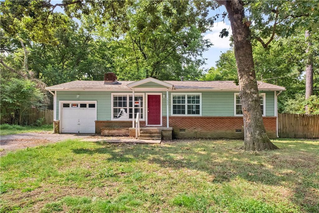 1627 W Hefley Street, Fayetteville, AR 72703