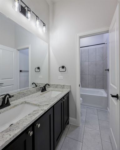 226 Comanche Trail, Alvarado, TX 76009