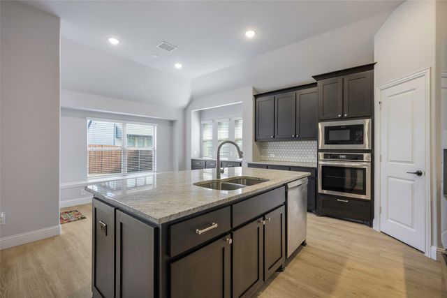 226 Comanche Trail, Alvarado, TX 76009