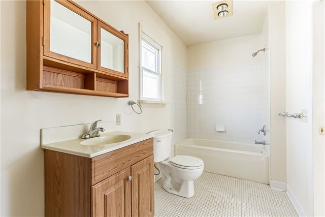 4 Sanford Place, Rochester, NY 14620