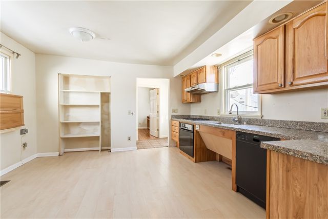 4 Sanford Place, Rochester, NY 14620