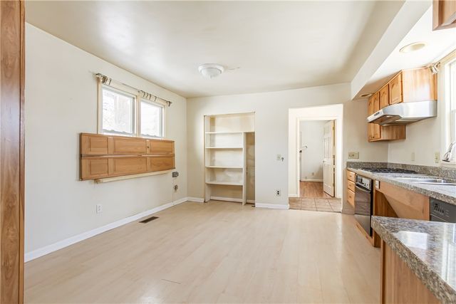 4 Sanford Place, Rochester, NY 14620