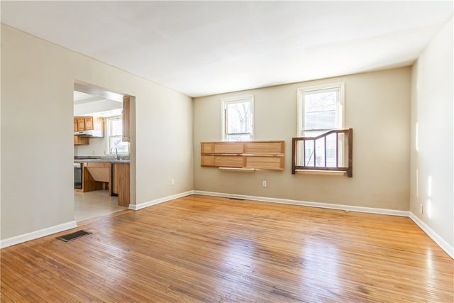 4 Sanford Place, Rochester, NY 14620