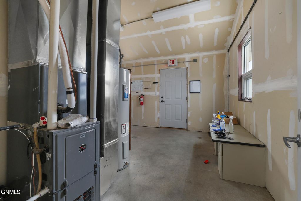 634 Broadway E, Williston, ND 58801 photo 23