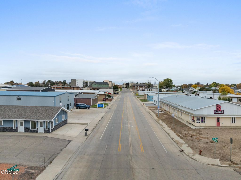 634 Broadway E, Williston, ND 58801 photo 28