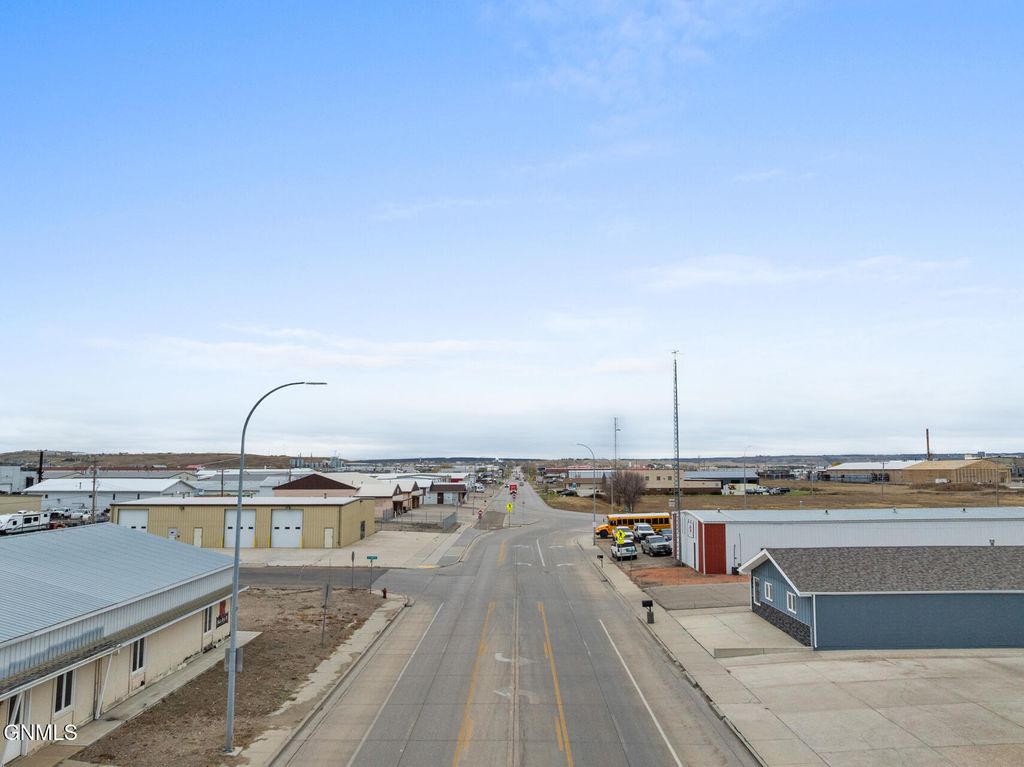 634 Broadway E, Williston, ND 58801 photo 29