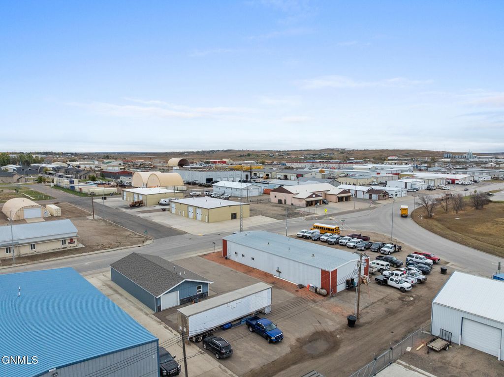 634 Broadway E, Williston, ND 58801 photo 30