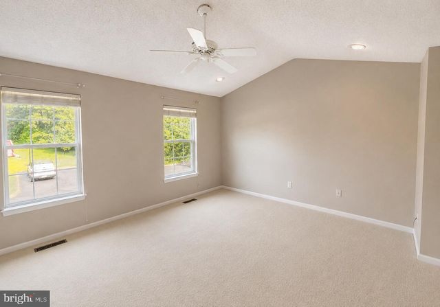 1042 COLIN DR, Royersford, PA 19468