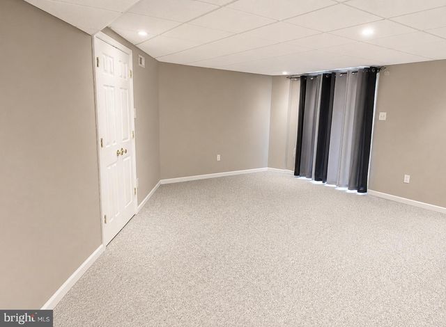 1042 COLIN DR, Royersford, PA 19468