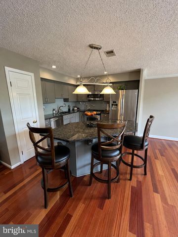 1042 COLIN DR, Royersford, PA 19468