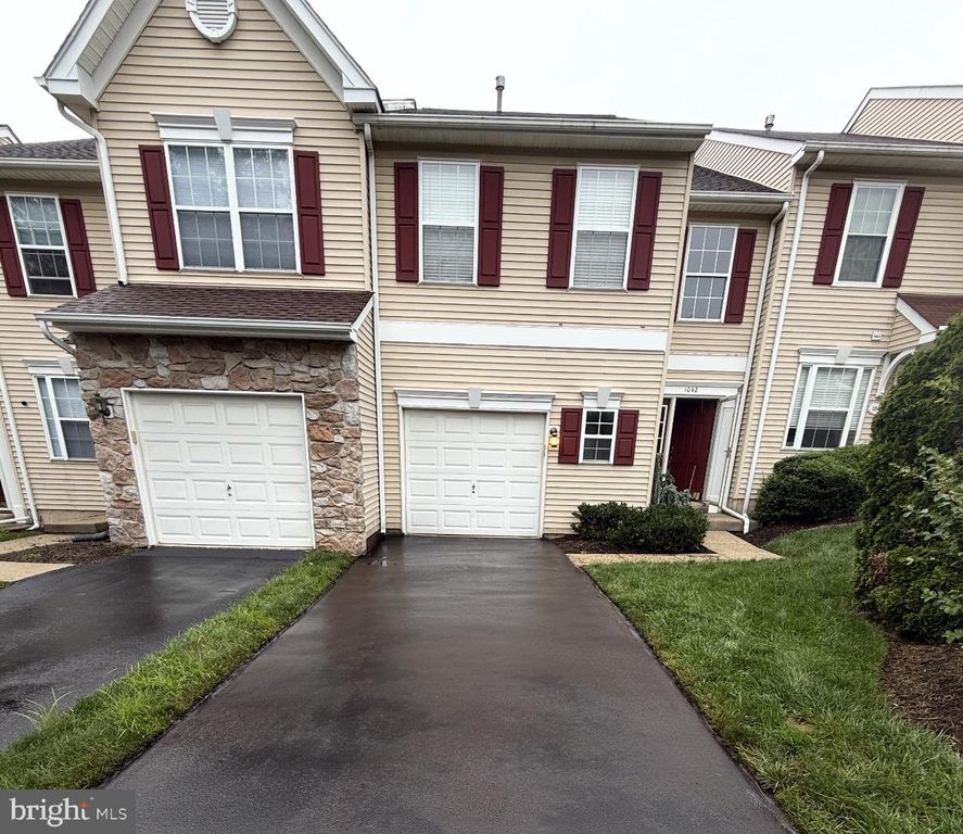 1042 COLIN DR, Royersford, PA 19468