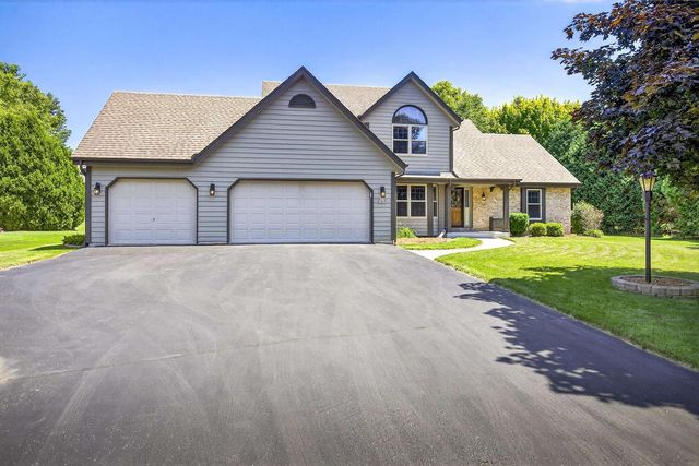 W178N10298 WHITETAIL, Germantown, WI 53022